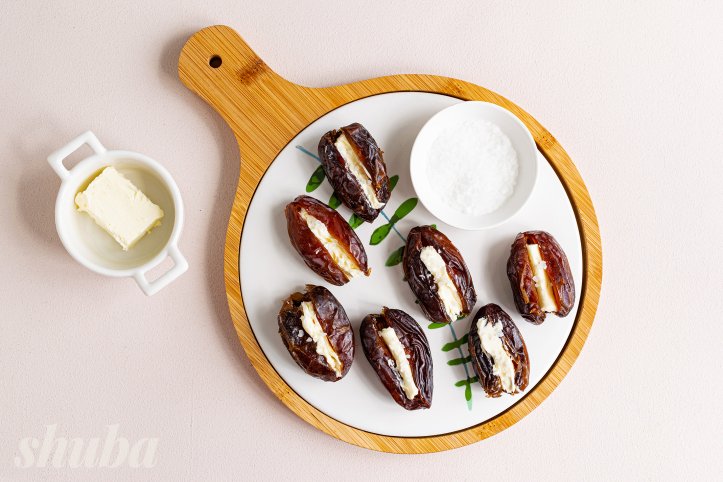 Фініки з маслом