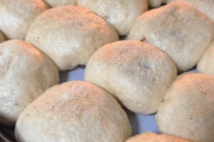 Пиріжки перед випіканням