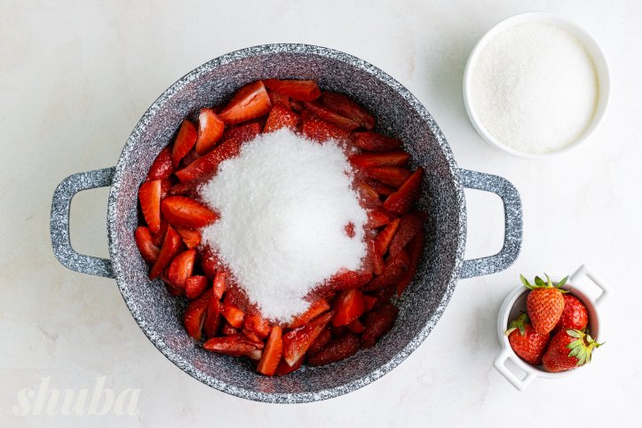 клубника с сахаром