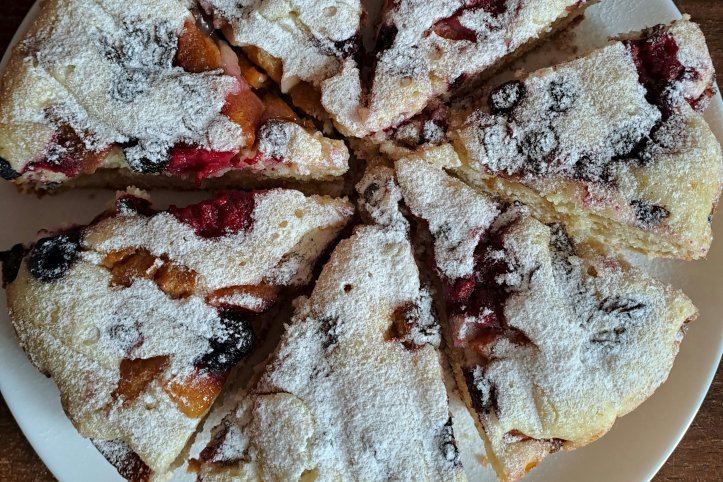 Швидкий кекс з нектаринами