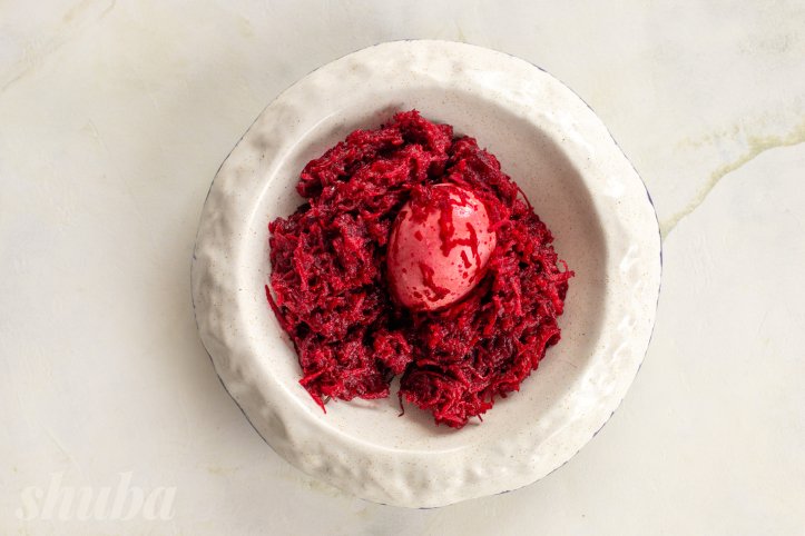 яйця в буряку