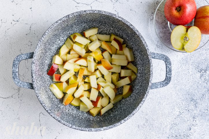 нарізані яблука