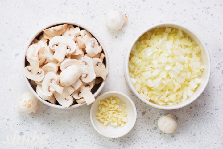 гриби, цибуля та часник