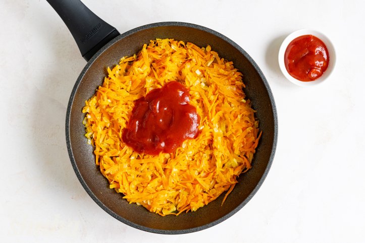 морква та томатний соус