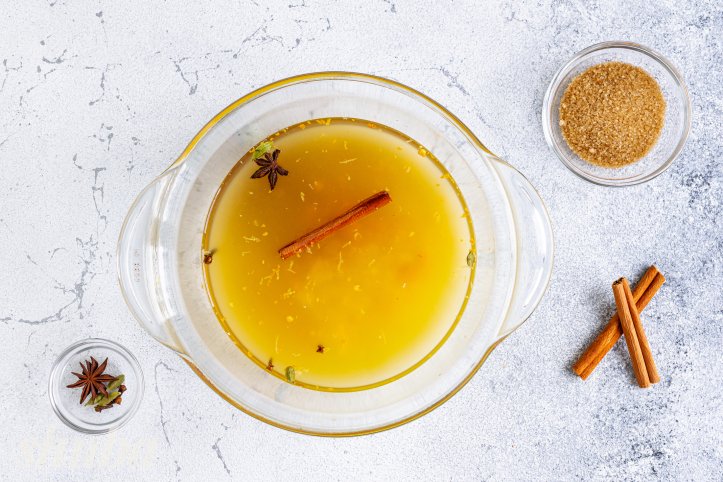 сік зі спеціями та цукром