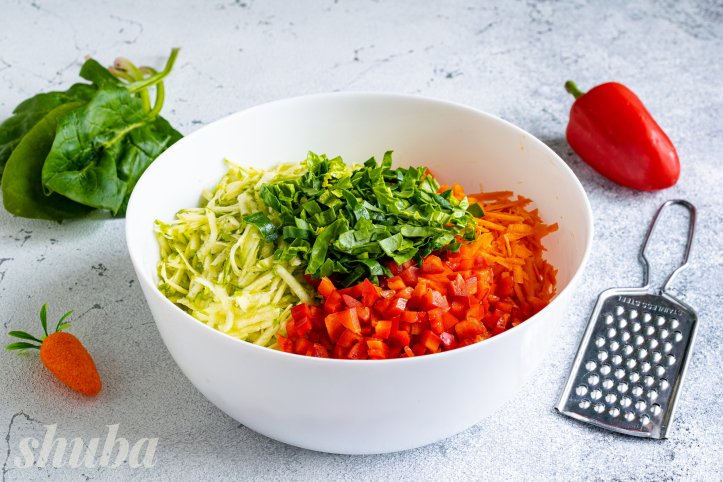 овочі та зелень в тісті