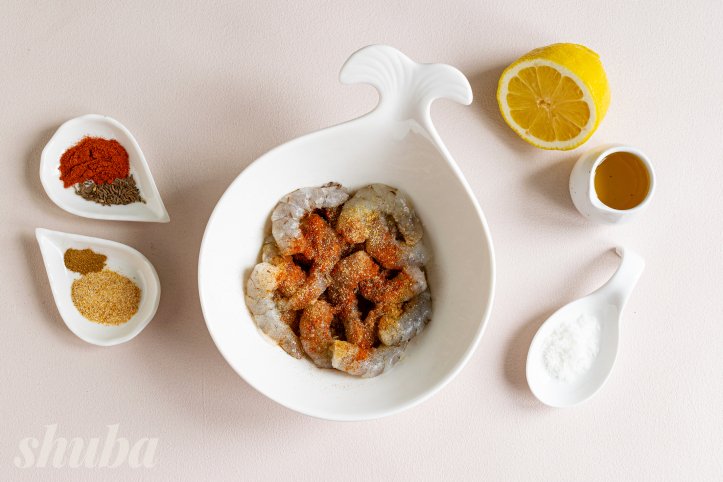 креветки, олія, сік та спеції