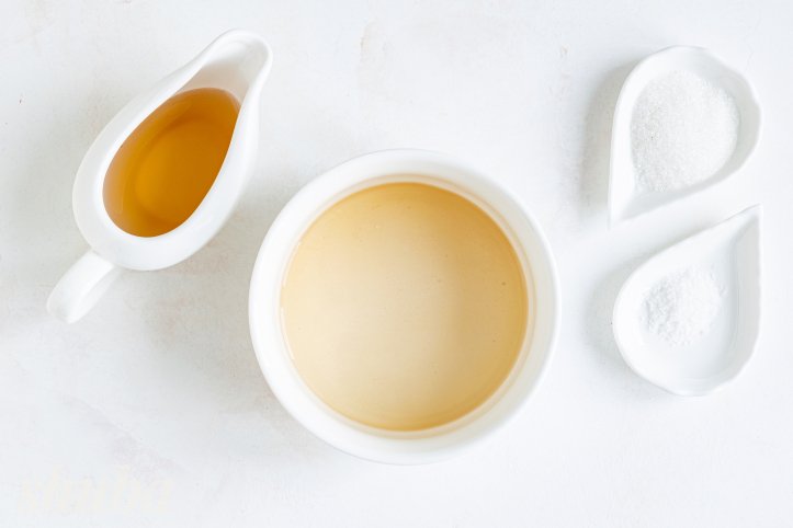 рисовий оцет, цукор та сіль