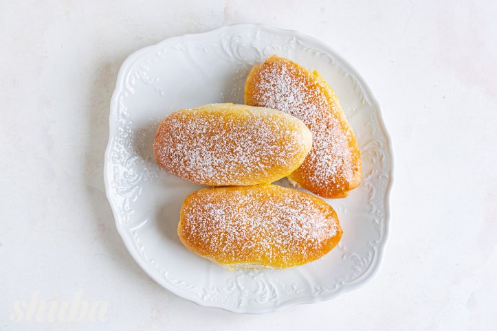 пиріжки з цукровою пудрою