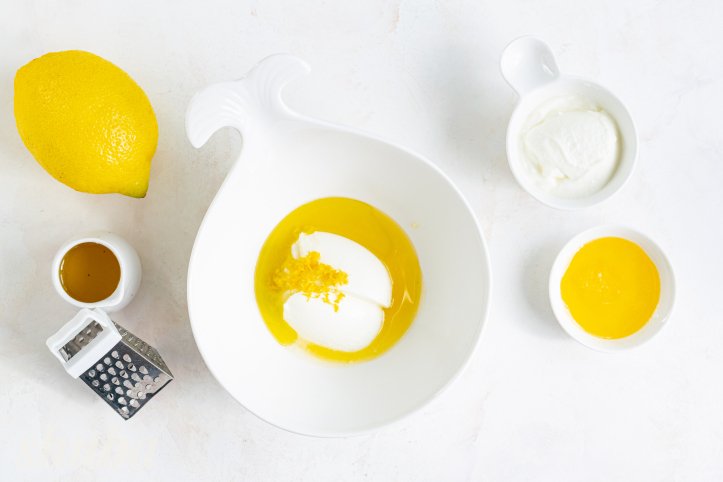 йогурт, мед, олія та цедра