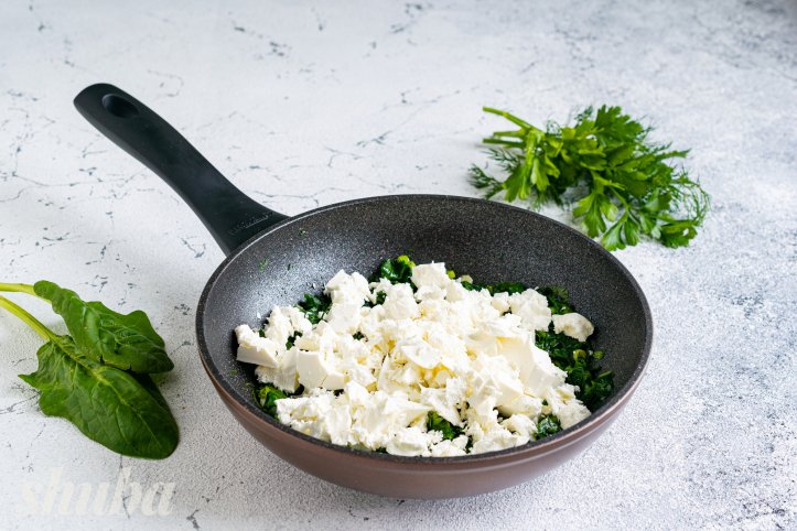 сир фета з зеленню