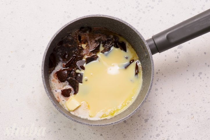 шоколад, згущене молоко й вершкове масло