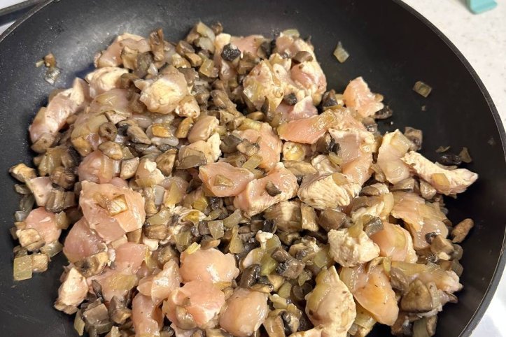 Гриби з куркою