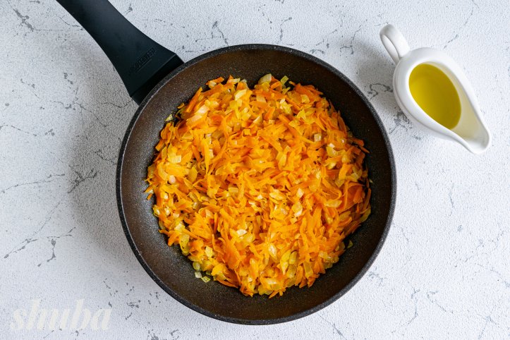 обсмажені морква та цибуля