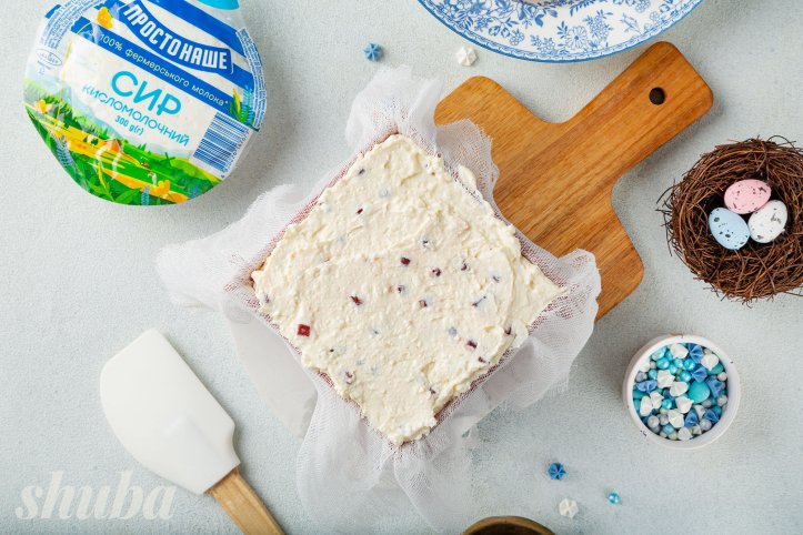 сирна паска у формі