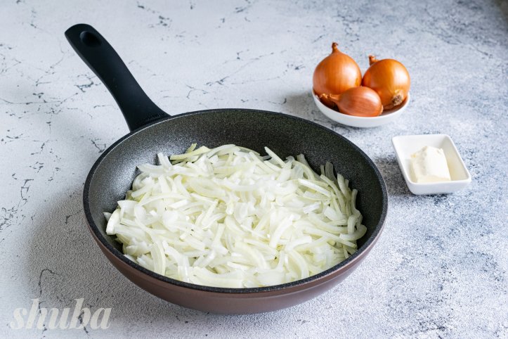 цибуля на пательні