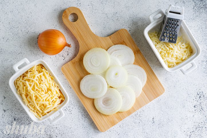 цибуля та сир