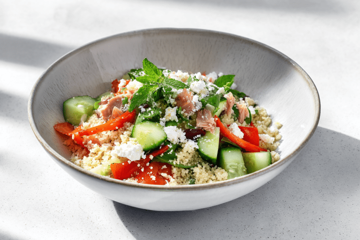 кускус з тунцем