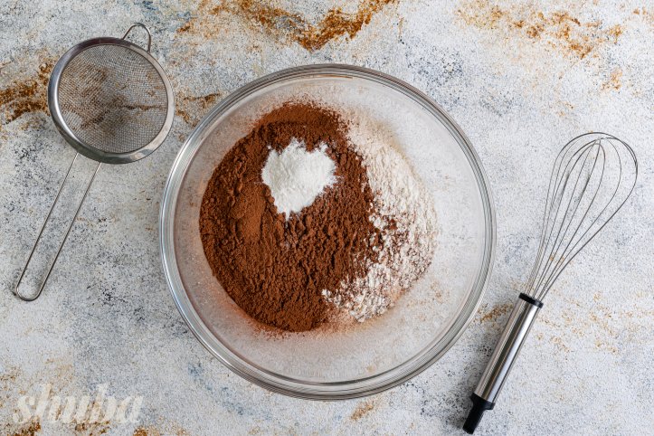 борошно, какао, розпушувач та сіль