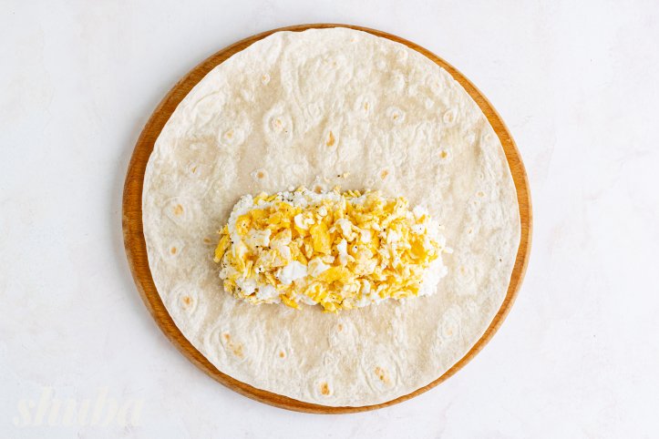 лаваш з сиром та скремблом