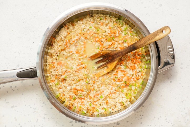 сочевиця і вівсянка в каструлі