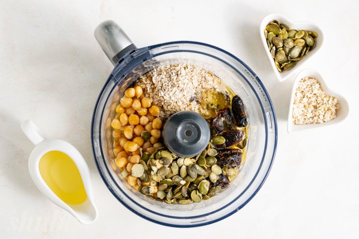 олія, пластівці та насіння