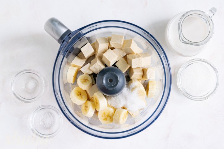 цукор, сіль та ванілін з тофу