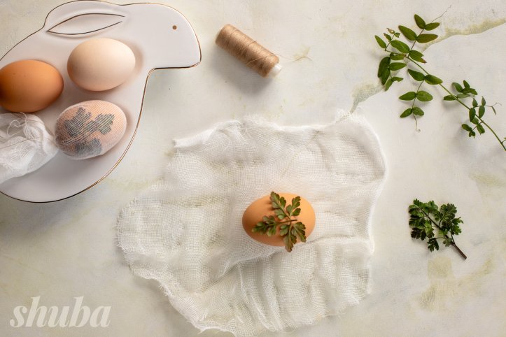 яйця з листям