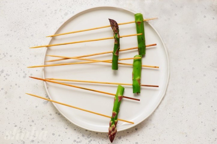 спаржа на шпажках