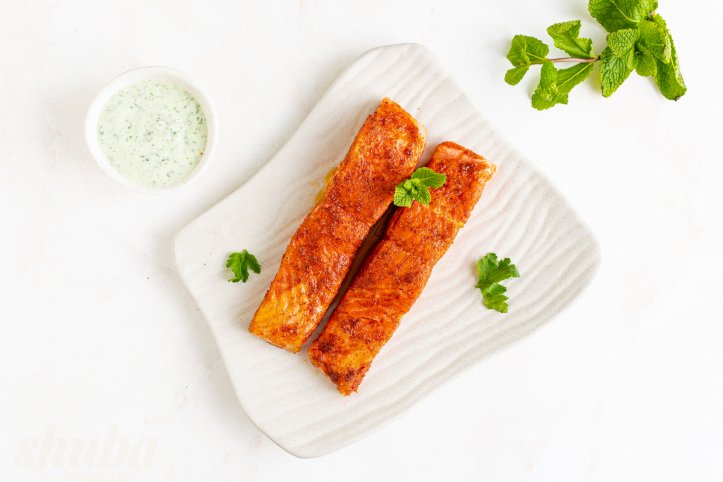 сьомга з йогуртовим соусом