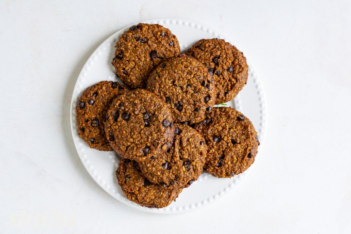 протеїнове печиво з нутом, фініками та шоколадом