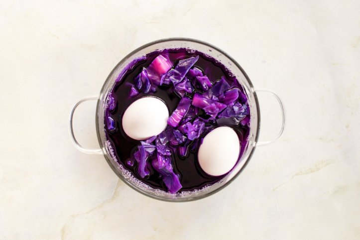 яйця у відварі з капусти