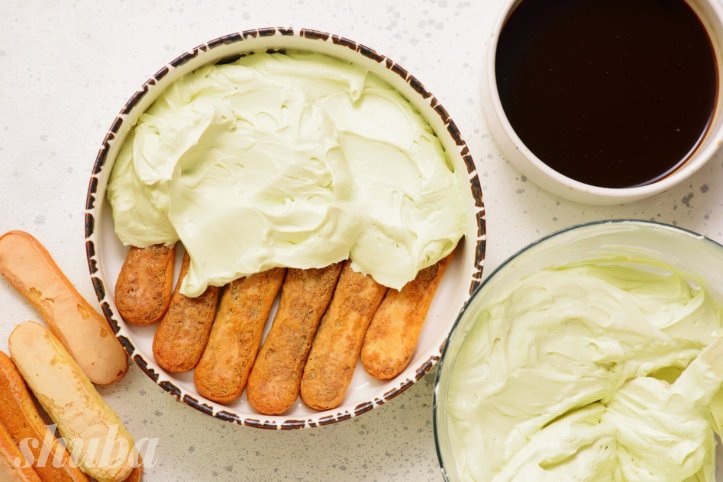 перший шар тирамісу