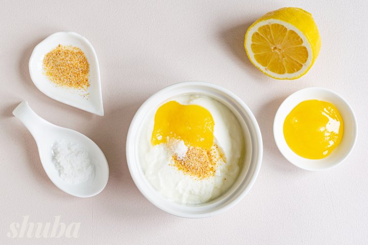 йогурт, сік, мед та спеції