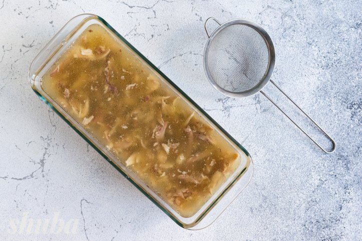 м'ясо з бульйоном