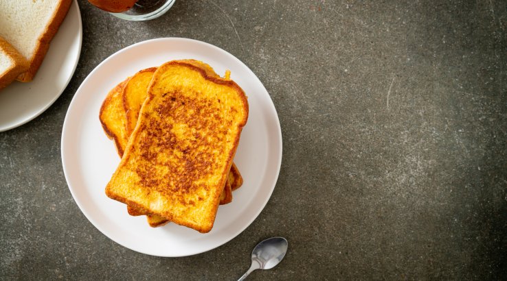 Грінки з білого хліба в сковороді