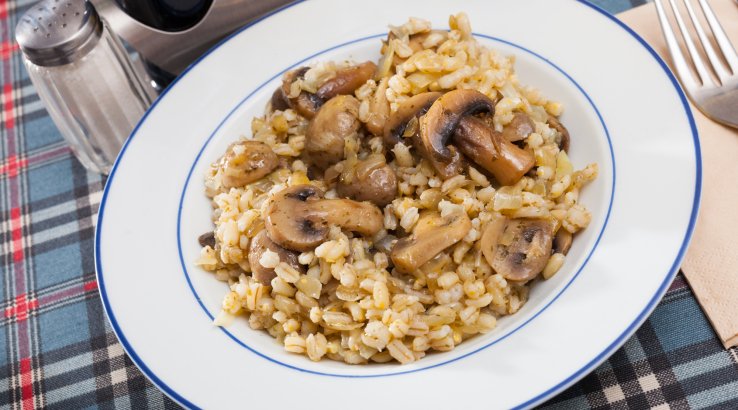 Спельтова каша зі смаженими грибами