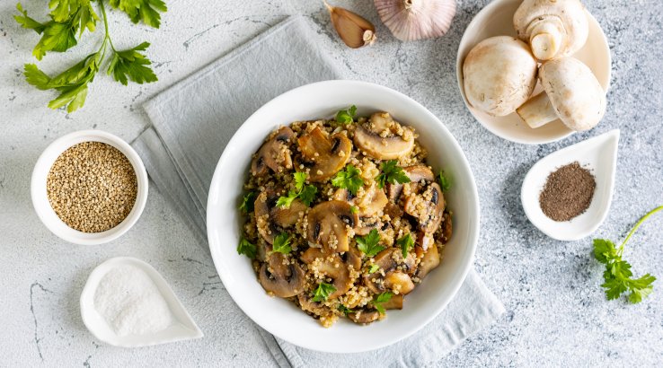 Кіноа зі смаженими грибами