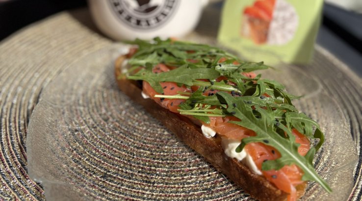 Брускета зі страчателою