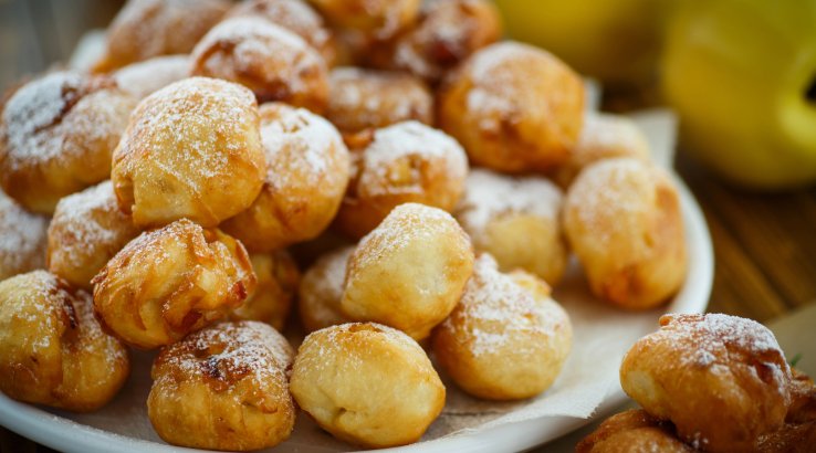 Булочки з сиром і яблуками