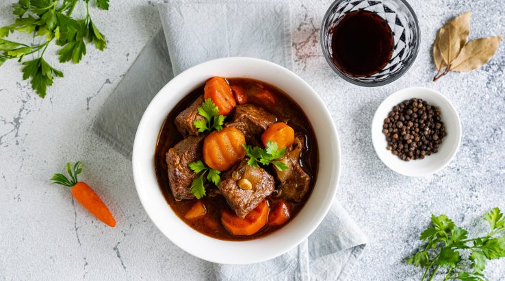 Яловичина у винному соусі