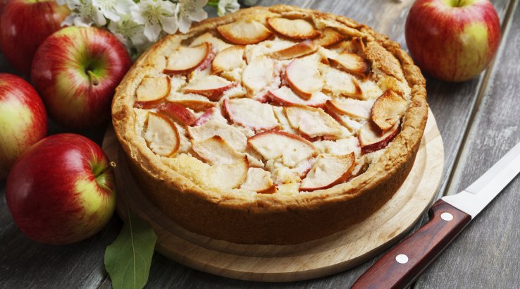 Шарлотка з яблуками