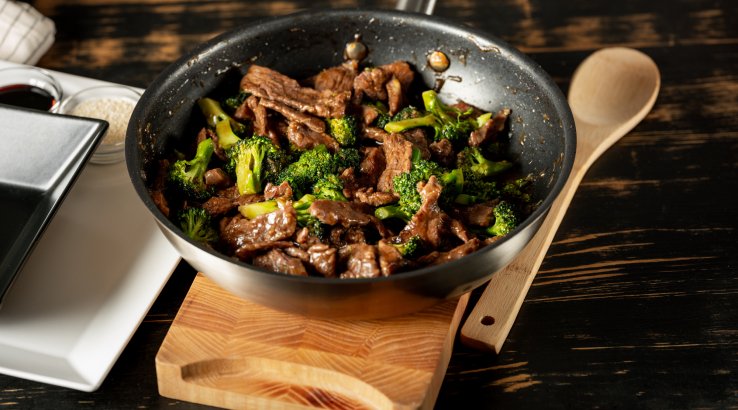 Свинина з броколі