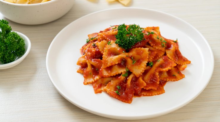 Паста з томатним песто та тунцем