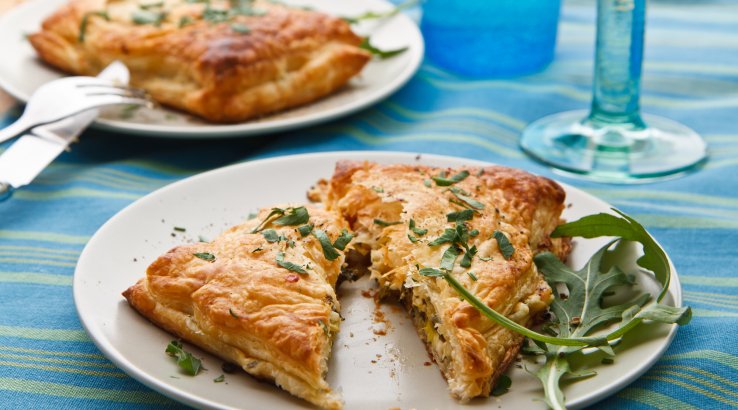 Кишеньки з листкового тіста з м’ясним фаршем