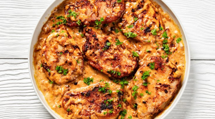 Свинячі відбивні в гострому соусі