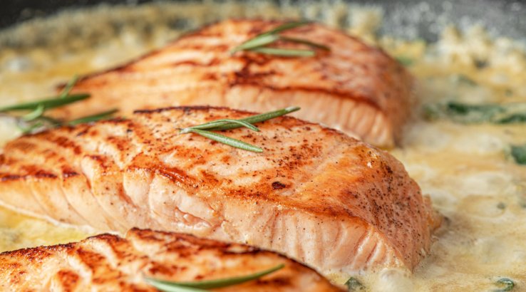 Новорічний лосось у вершках