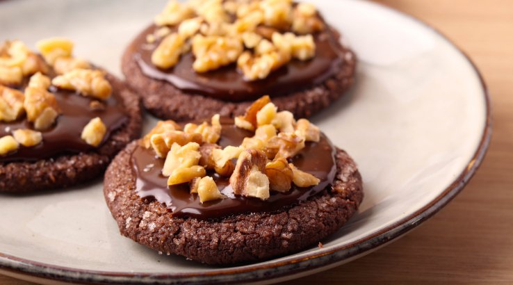 Печиво з волоськими горіхами без випікання