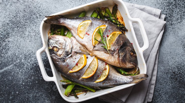 Риба зі спаржею