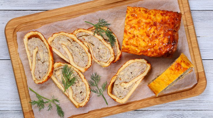 Рублений рулет з індички у тісті